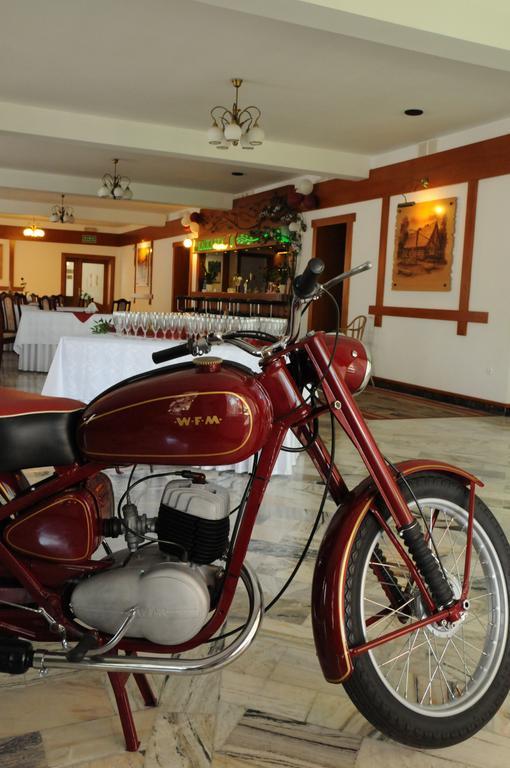 Hotel Restauracja Kaukaska Jadwiga Choroszy Волщин Екстериор снимка