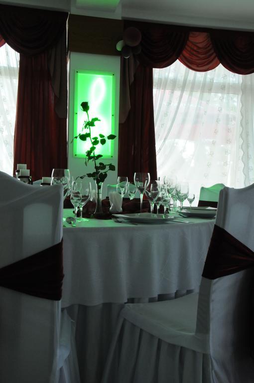 Hotel Restauracja Kaukaska Jadwiga Choroszy Волщин Екстериор снимка