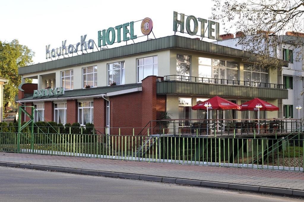 Hotel Restauracja Kaukaska Jadwiga Choroszy Волщин Екстериор снимка